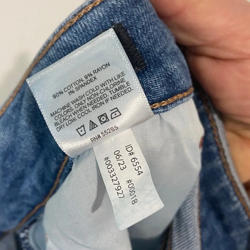 Express Distressed Blue Skinny Jeans. Size 38x 32